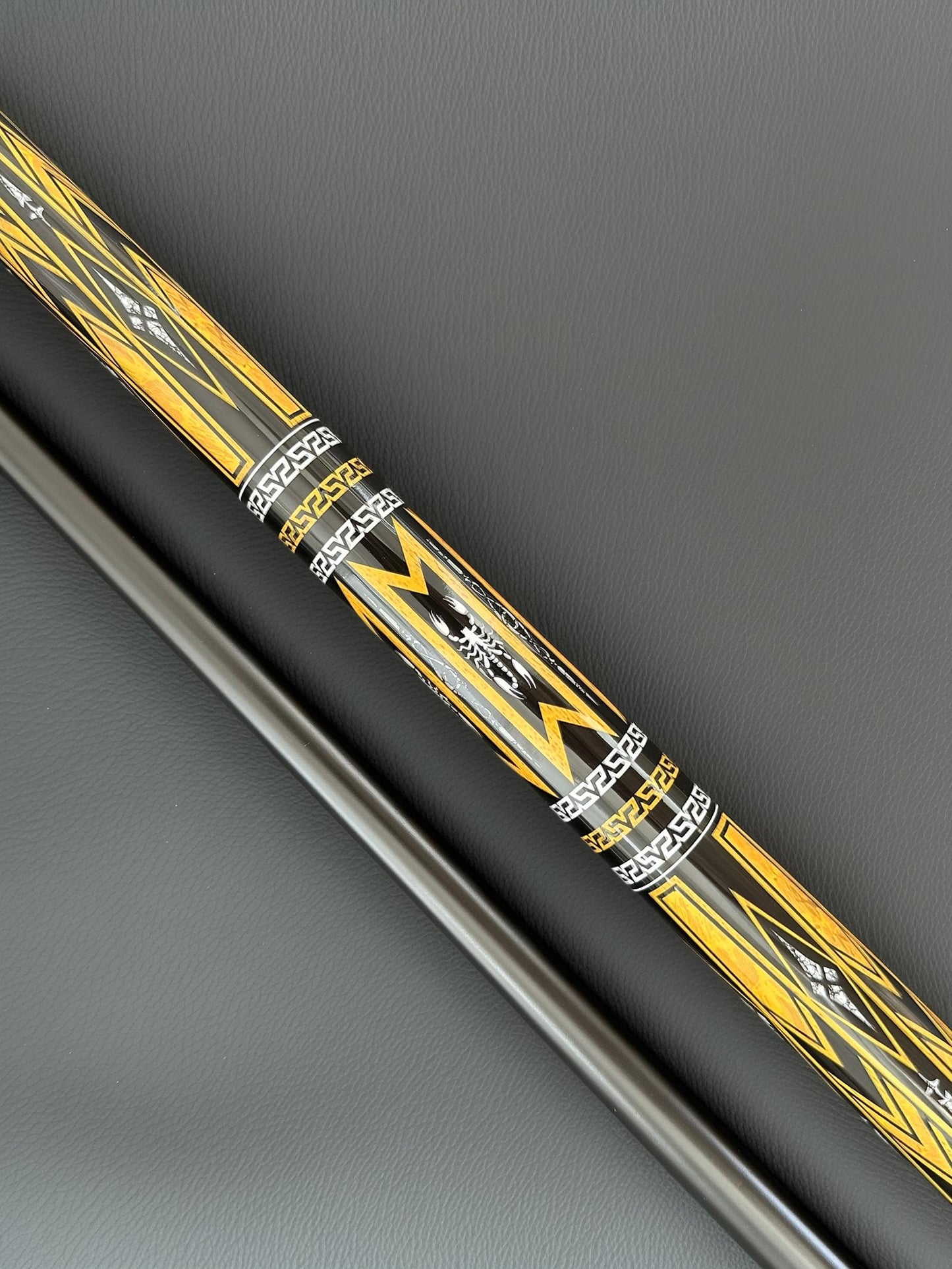 Tai Ba 2-Piece Pool Cue 58"